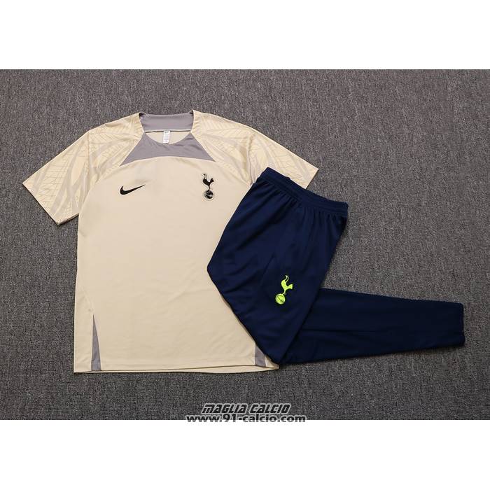 Tuta da Track
 Tottenham Hotspur Manica Corta
 2022-2023